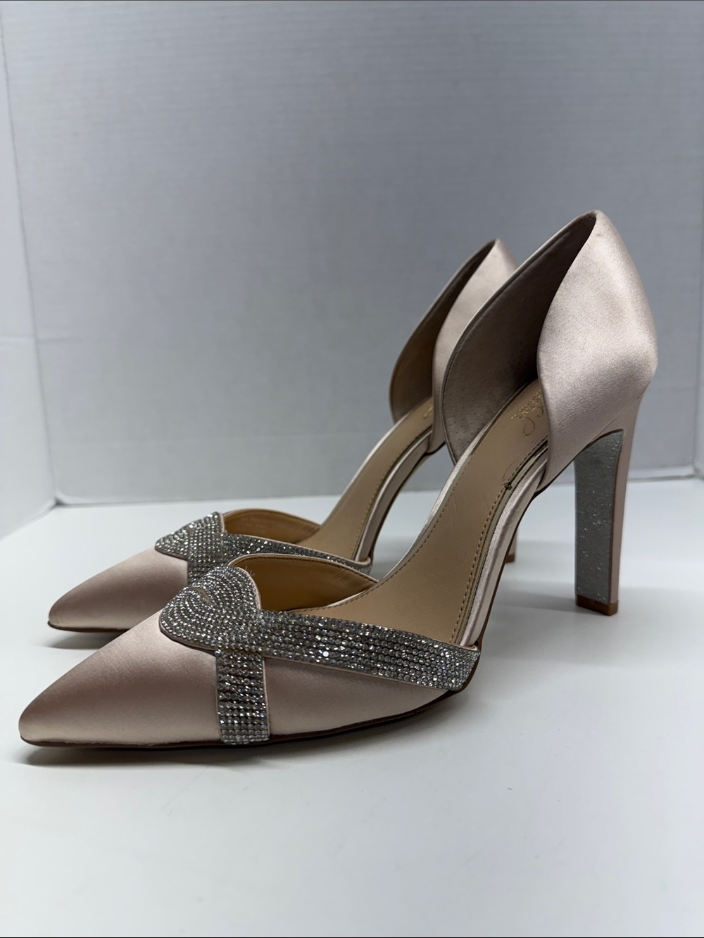 Badgley Mischka Jewel Satin d'Orsay High Heels Shoes Infinity Crystal Loop 11